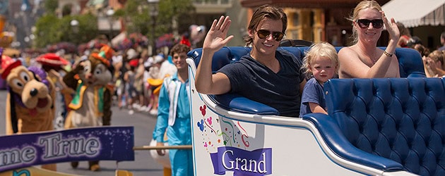 Video: Indianapolis 500 winner Dan Wheldon visits Magic Kingdom, serves as Disney parade grand marshal Video: Indianapolis 500 winner Dan Wheldon visits Magic Kingdom, serves as Disney parade grand marshal