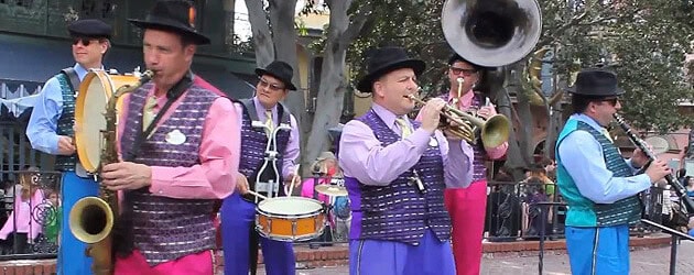 Video: JAMBALAYA Jazz Band performs at Disneyland, New Orleans Bayou Bash begins