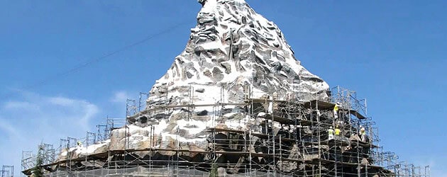 Time-Lapse: Matterhorn Mountain receives 6-month realistic repainting, Bobsleds ride reopens in June at Disneyland