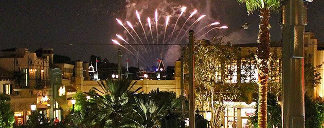 Video: Disneyland fireworks are dinner entertainment on Carthay Circle Restaurant balcony at Disney California Adventure Video: Disneyland fireworks are dinner entertainment on Carthay Circle Restaurant balcony at Disney California Adventure