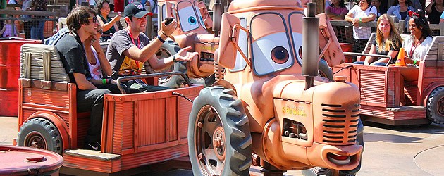 Ride Video/Review: Mater’s Junkyard Jamboree puts a new spin on a Disneyland classic, whippin’ Cars Land guests around