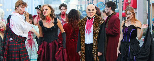 Daytime at Halloween Horror Nights 2012 lets demons lurk in the light, scaring in plain sight at Universal Orlando