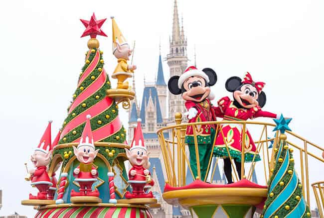 christmas celebrations return to tokyo disney resort on mickey and minnie christmas tree