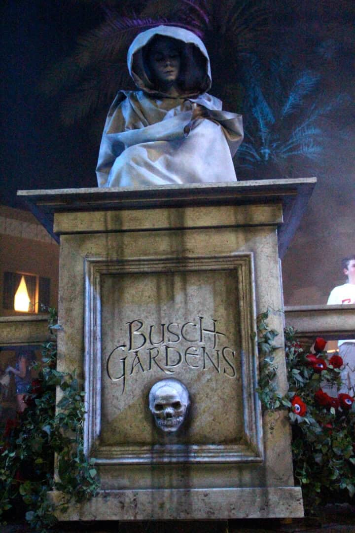 Howl O Scream 2011 event review as zombies invade scare zones Howl O Scream 2011 event review as zombies invade scare zones