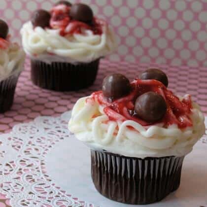 Sweetheart-Spaghetti-Cupcakes-photo-420-cl-000E