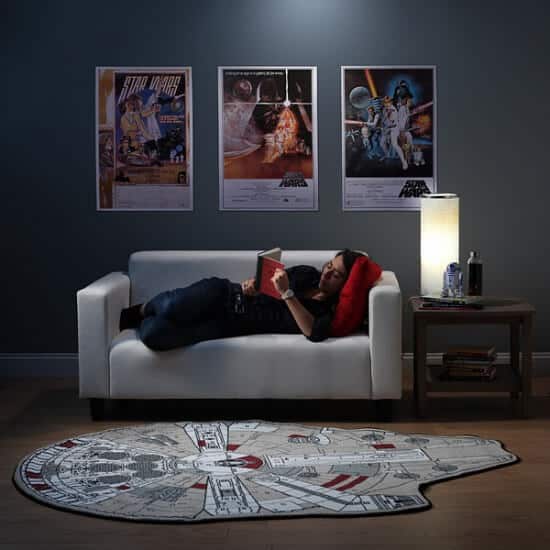 2142_millenium_falcon_rug_inuse