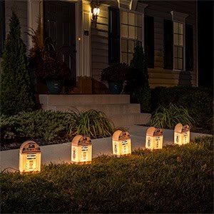insr_sw_r2-d2_lights_inuse