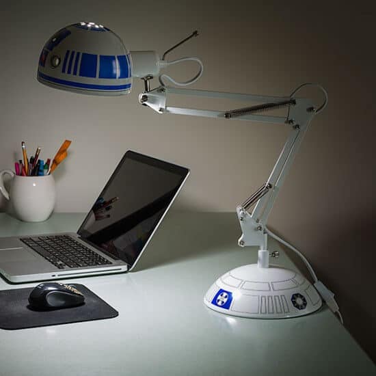 itjo_r2d2_architectural_desk_lamp_inuse