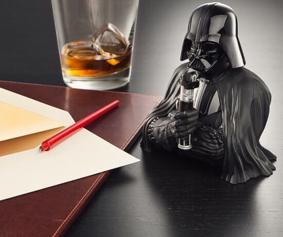 iupp_sw_vader_pen_holder_desk