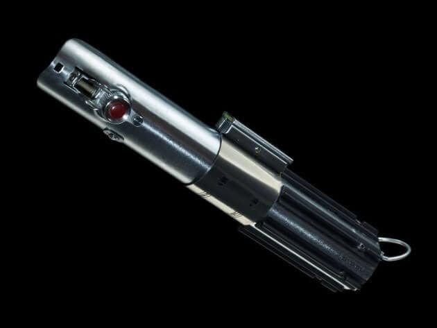 Rey_Lightsaber_Hilt_Top_032216_propshop_0155