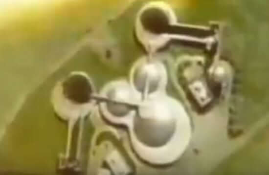 Resultado de imagen de hidden mickey flight to the moon